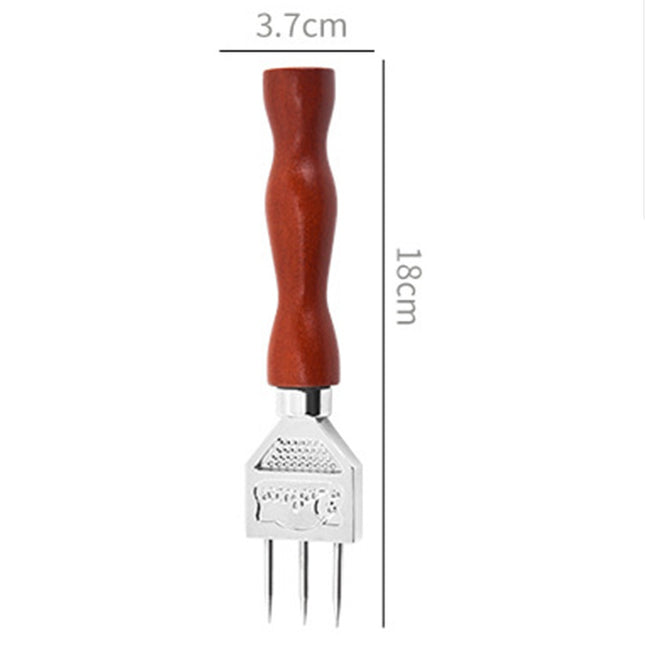 Three-pronged ice pick