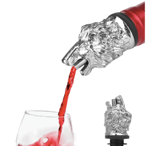 Art pourer "Long-beak Lion" - Cocktail Ceremony