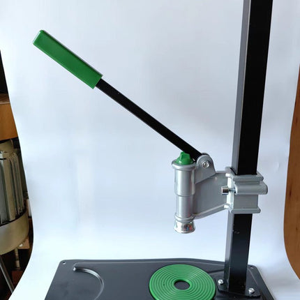 Bench bottle capper - Cocktailceremony